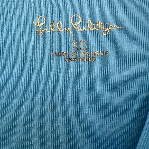 Lilly Pulitzer 3/4 Sleeve Blue Top with Gold Snaps - Picture 3 of 5